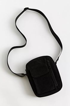 Urban Outfitters Men, Mini Messenger Bag, Small Messenger Bag, What In My Bag, Stylish Handbags, Messenger Bag Men, Women Men Shoes, Mini Purse, Cute Bags