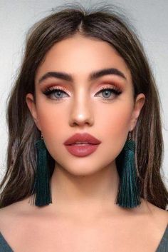 Trucco Glam, Blue Eyeshadow Makeup, Natural Makeup For Brown Eyes, Graduation Makeup, Hot Makeup, Dramatic Makeup, Braut Make-up, Wedding Makeup Looks