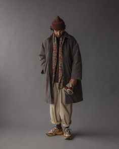 Japanese Grandpa Style, Wool Coat Outfit Men, Trench Coat Street Style Men, Street Style Men Winter, Men’s Street Style, Mens Japanese Fashion, Man Winter Outfit, Trench Coat Outfit Men, Japanese Winter Outfits