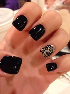 Black, yet fierce Winter Colours, 2023 Nails, Nails Winter, Cute Gel Nails, Short Nail, Manicure Ideas, Nails 2023