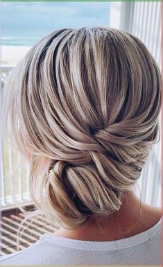 23. Modern side updo When it comes to your hair on your wedding day it has to be right. Hair can make a big difference to how you feel, whether it’s Med Hair, Gala Hair, Wedding Hairdos, Updos Hairstyles, Wedding Hairs, Glamorous Wedding Hair, Bridal Updos, Medium Length Updo