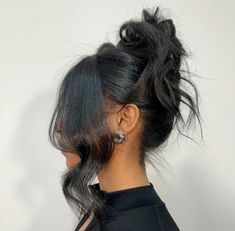 Updo Hairstyles Black Hair, Updo Styles For Black Women, Bun Updo Hairstyles, Elegant Top Knot, Top Knot Bun, Short Hair Black, Bun Updo, Vacation Vibes, Short Hair Updo