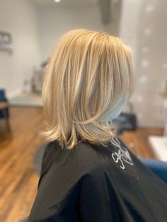 Long Layered Hair Cut, Hair Design Ideas, Trendy Layered Hairstyles, Long Layered Haircut, Perfect Blonde Hair, Haircuts For Medium Length Hair, Haircuts For Medium Hair, Penteado Cabelo Curto