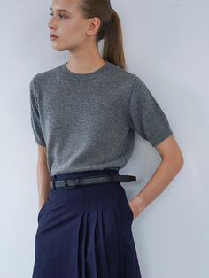 Composition : CASHMERE 5% WOOL 40% NYLON 40% POLYESTER 15%Country of Origin : Republic of Korea Androgynous Style, Androgynous Fashion, Deep Gray, Half Sleeve, Half Sleeves, Knit Top, Knitwear, Cashmere, Composition