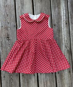 Beautiful red polka dot twirl dress with peter pan collar. The red with off white polka dot cotton fabric by Fabric finders. The sleeveless dress has a fully lined bodice. The back closes with buttons. The adorable dress is made with a matching peter pan collar with off white piping. The dress has a full circle twirl for that little dancer. Sizes 3T to 12 have larger peter pen collar. available in sizes 12 months to size 12 Measurements will be in the photo section one set of measurement for bod Dress With Peter Pan Collar, Short Sleeve Floral Dress, Bee Dress, Retro Style Dress, Peter Pan Collar Dress, Flutter Dress, Collared Dress, Christmas Kids, Polka Dot Fabric