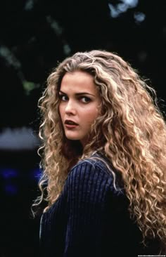 Young Keri Russell (1200×1859) #hair #curls                                                                                                                                                                                 More Champagne Blond, Blonde Curly Hair, 90s Hairstyles, Strawberry Blonde, Hair Envy, Dream Hair, Long Curly