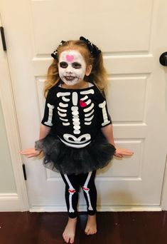 Little Girls Skeleton Halloween Costume Guitar Costume, Girls Skeleton Costume, Coco Guitar, Skeleton Costumes, Skeleton Halloween Costume, Skeleton Costume, Skeleton Halloween, Amelie, Halloween Costume