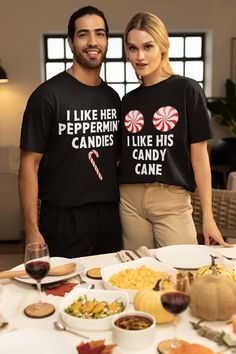 Christmas Costumes Couples, Christmas Couple Outfits, Matching Christmas Shirts Couples, Matching Ugly Christmas Sweaters, Classy Christmas Party, Christmas Shirts Funny, Christmas Party Candy, Couple Christmas Card, Diy Couple