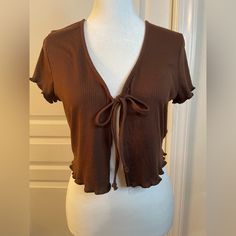 Nwt Forever 21 Top. Size L. Brown With Tie Front. P2p - 17.5” Length - 16” Forever 21 Brown Spring Top, Indie Tops, Stretchy Crop Tops, Brown Crop Top, Purple Crop Top, Linen Crop Top, Graphic Crop Top, Velvet Crop Top, Brown Tie