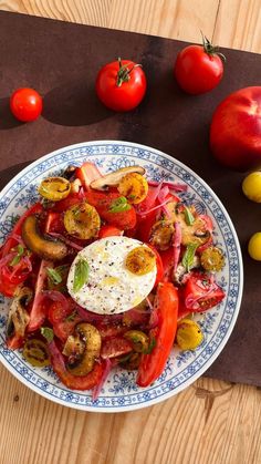 Tomatensalat mit Mirabellen und Burrata