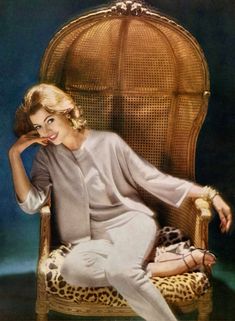 Vogue: January 1, 1960. Throughout this issue, beige is proclaimed as the color of the new decade. Being In Love, Retro Photo, Vintage Hats, Vintage Gowns, Vogue Magazine, January 1, Hats Vintage, Fashion Photo, Fashion Model