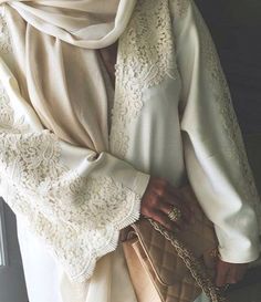 . Lace Abaya, Khaleeji Abaya, White Abaya, Celebrities Quotes, Abaya Hijab, Art Humor, Muslim Style, Quotes Tattoos, Hijab Fashionista