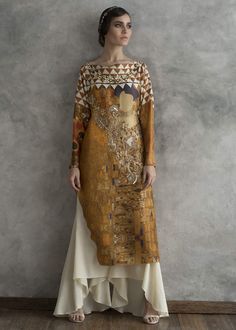 Klimt Inspired, Embroidered Pants, Green Stones, Simple Pakistani Dresses, Ethnic Outfits, Dress Indian Style, Embroidered Neckline, Layered Necklace, Print Tunic