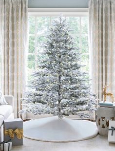 King of Christmas 7.5' Rushmore Flock Quick-Shape Tree 750 Warm White Led Lights Slim Artificial Christmas Trees, Fresh Snowfall, Snow Flock, Flocked Trees, Warm White Led Lights, Flocked Christmas Trees, Metal Tree, Hallmark Christmas, Tree Shapes