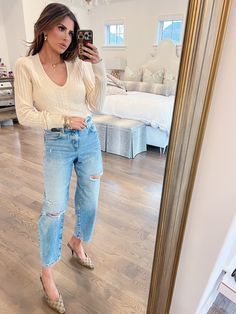 Gucci Heels Outfit, Emily Gemma Outfits, Emily Ann Gemma, Emily Gemma, Express Outfits, Emily Ann, Casual Fashion Style, Winter Travel Outfit