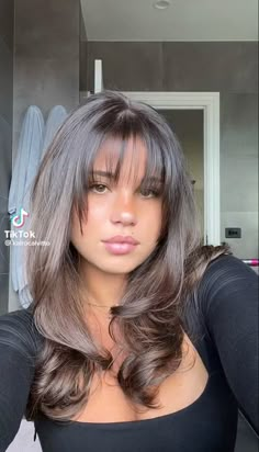 Bangs Wispy Curtain, Flare Haircut, Haircut Styles For Long Hair With Bangs, Butterfly Haircut Medium Hair With Bangs, Bangs For Forehead, Hair Inspo For Big Forehead, Fringe And Layers Long Hair, Curtain Bangs That Can Be Bangs, Cute Front Bangs