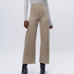 Nwt Size 2 Slim Fit- Relaxed Leg- High Rise High Waisted Jeans With Back Patch Pockets Unfinished Hem Front Zip And Button Closure Sand/Brown Marine Straight Jeans, Zara Wide Leg Jeans, Beige Jeans, Houndstooth Pants, Woman Jeans, Flattering Jeans, Denim Ideas, High Waisted Mom Jeans, Summer Ideas