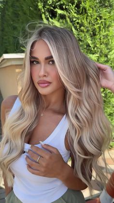 balayagehair Highlights With Shadow Root, Vanilla Blonde Balayage, Creamy Blonde Balayage, Dark Roots Blonde Hair Balayage, Cool Toned Blonde Hair, Beige Blonde Balayage, Baylage Hair, Dimensional Blonde, Dark Roots Blonde Hair