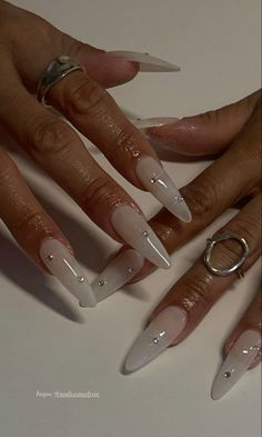 White Nail Inspo Almond, Chrome White Nails, White Nail Inspo, White Chrome Nails, Long Almond Nails, Pearl Nails, White Nail