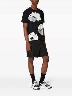 Valentino Garavani Flower Portrait-print Cotton T-shirt - Farfetch Black Floral Print Crew Neck T-shirt, Flower Portrait, Shopping Online Logo, City Shorts, Versace Outfit, Valentino Men, Summer Beach Wear, Light Jacket, Valentino Garavani