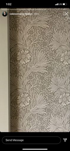 an image of a wall paper with flowers on it