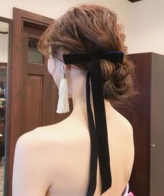 Elegant Formal Hair Accessories With Ribbon, Chic Formal Hair Accessories With Satin Bow, Wedding Hair Chignon, Bun With Black Bow, Elegant Black Ribbon Hair Accessories, Elegant Black Hair Accessories With Bow, Long Pixie Hairstyles, Formal Hairstyles For Long Hair, Chignon Hair