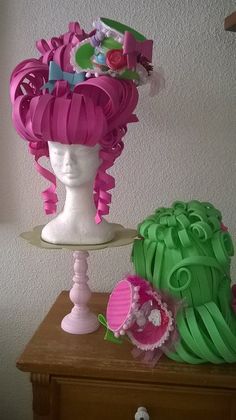 Foam wigs with mini top hat made by Lady Mallemour    ...OMG, how awesome are these! Carnaval Diy, How To Make Foam, Foam Wig, Foam Wigs, Mini Top Hat, Mini Top, Cosplay Diy, Theme Halloween