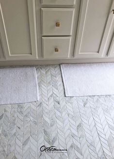 the bathroom floor is clean and ready to be used as a shower mat or rug