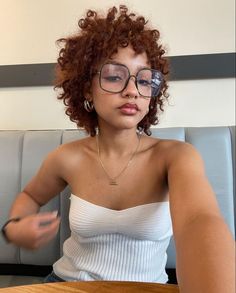 Big Rimmed Glasses, Big Glasses Makeup, Short Hair Big Glasses, Makeup For People With Glasses, Pretty Glasses Frames, Glasses On Black Women, Oversized Glasses Frames Woman, Colored Curly Hair Ideas, Square Glasses Aesthetic