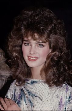 80s Hairstyle: 20 Hair Ideas to Rock in 2023 Jheri Curl, Bouffant Hair