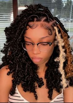 Butter Locs Hairstyles, Burgundy Butterfly Locs Black Women, Half Up Half Down Butterfly Locs, Butter Locs, Quick Braided Hairstyles For Black Women, Pretty Melanin, Hairstyles Locs, Locs Styles, Short Box Braids Hairstyles