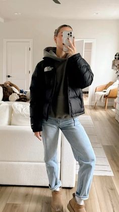 Halle. Halle sandberg. Winter outfit. Sweater. Uggs. Jeans. Puffer jacket. Purse. Cold outfit. Fall outfit Sweater Uggs, Halle Sandberg, Cold Outfit, Outfit Fall, Winter Outfit, Halle, Fall Outfit, Puffer Jacket, Winter Outfits