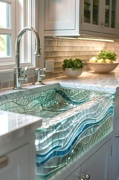 Crystal Kitchen Countertops, Dream Beach House Interior, Perfect Kitchen Design, Clean Coastal Decor, Mermaid Kitchen Decor, Farmhouse Beach Kitchen, Surf House Kitchen, Ocean Kitchen Theme, Coastal Interior Design Kitchen