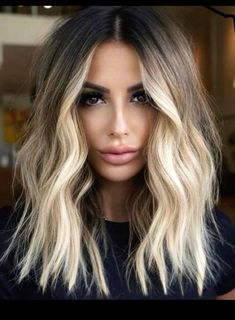 Money Piece Balayage Medium Length, Dark Brown With Light Brown Money Pieces, Light Hair With Dark Roots, Ash Brown Balayage With Money Piece, Brown Roots Blonde Hair Balayage, Dirty Blonde With Money Piece, Balayage Hair Blonde Dark Roots, Western Hair Color, Rooted Blonde Hair