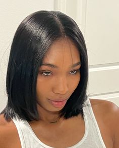 💳 Black Woman Shoulder Length Hair, Bob Styles For Black Women, Pelo Afro, Hair Shows, Auburn Hair