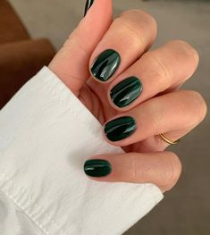 50 Holiday nail ideas to show your nail artist. Credit: from gel.bymegan on Instagram Dark Green Nail, Dark Green Nail Polish, Nails Invierno, Uñas Ideas, Ideas Uñas, Dark Green Nails, Cute Short Nails, Milky Nails, Green Nail Designs