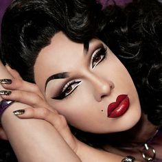 Burlesque Makeup, Violet Chachki, Drag Make-up, Rupaul Drag Queen, Drag Queen Makeup, Shades Of Violet, Drag Makeup, Makeup Class