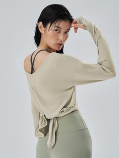 Composition : Outshell: Modal 95%, Polyurethane 5%Color : OLIVE GREEN_S,OLIVE GREEN_MCountry of Origin : KOREA Green Athleisure Tops For Fall, Winter Workout Green Tops, Green Workout Tops For Winter, Active Wear Tops, Light Green, Olive Green, Active Wear, Cover Up, Composition