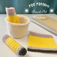 a crochet pattern for pencil pot holders