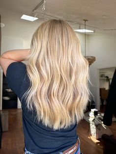 Hair Tips Video, Blonde Hair Inspiration, Dream Hair, Face Framing, Hair Tips, Hair Hacks, Hair Inspo, Hair Ideas, Color Me