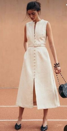 Elegantes Business Outfit, 자수 디자인, Mode Inspiration, Mode Style, Elegant Outfit, Mode Outfits, Summer Dresses For Women, Classy Outfits, Chic Outfits