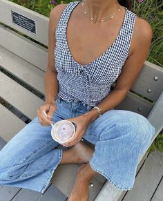 Babydoll Top Outfit, Clean Girl Aesthetic Summer, Chic Outfit Casual, Viviane Audi, Outfit Europe, Clean Girl Outfit, Fashion Mistakes, Mode Inspo, Looks Style