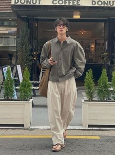 Academia Aesthetic Outfit Men Summer, Male Fashion Aesthetic Casual, Minimalist Aesthetic Men, Korean Men Summer Fashion, Academia Aesthetic Outfit Men, Aesthetic Guy Outfits, Korean Street Fashion Men, Academia Aesthetic Outfit, Classy Clothing