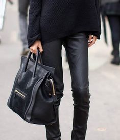 Oui! Celine Phantom Bag, Bag Outfit, Fashion Friday, Celine Luggage, Wardrobe Inspiration, Looks Street Style, Outfit Trends, Luggage Bag, Celine Luggage Bag