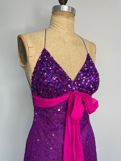 Neon Purple Dress, 90s Vibes, Neon Purple, 90s 00s, Mini Dress Shop, Summer Night, Pink And Purple, Fancy Dresses, Soul Food