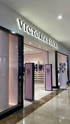 Perfume Victoria Secret, Victoria's Secret Aesthetic, Victoria's Secrets, Victoria Secret Perfume, Luxury Lifestyle Dreams, Pink Girly Things, Victoria Secret Angels, Victoria Secrets