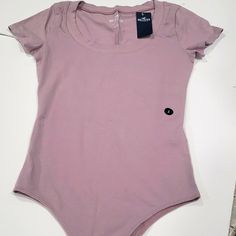 Hollister Bodysuit Fitted Pink Short Sleeve Casual Bodysuit, Hollister Sweatpants, Pattern Romper, Body Suits, Hollister Hoodie, Wrap Romper, Black Zip Ups, Hollister Tops, Floral Romper