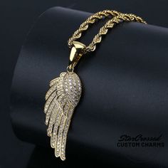 Free US Shipping - This Week Only! •Starting under $50 this week only! •Buy Now Pay Later with interest free installment payments options! Just choose QuadPay (Zip), Affirm or ShopPay when you add to cart! This beautifully crafted Single Wing Pendant is the perfect symbol for the angels in your life! We have the best quality & value for custom pendants & charms! Gold, Silver 18k 3x Gold Plated (Tarnish Resistant) Hypoallergenic (Nickel Free) AAA Zircon Lab Diamonds Whats Included: 1 x Single Win Rich Jewelry, Mens Necklace Fashion, Ali D'angelo, Xo Necklace, Luxury Goals, Angel Wings Pendant, Perfume Men, Men Cologne, Feather Pendant Necklace