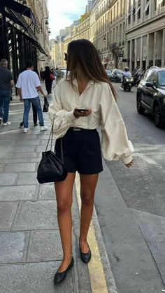 Transition Outfits Winter To Spring, Outfit Transition, Corporate Baddie Outfits, Corporate Baddie, European Summer Outfits, Winter To Spring, Instagram Shopping, Italy Outfits, Ootd Ideas