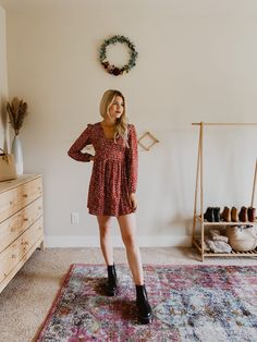 2976 Doc Martens Outfit, Dr Martens Chelsea Boots With Dress, Dr Martens Rometty Chelsea Boots Outfit, Black Chelsea Boots With Dress, Doc Martens Wedding Outfit, Short Leather Boots Outfit, How To Style Dr Martens Chelsea Boots, How To Style Black Doc Martens, Dr Martens 2976 Chelsea Boots Outfit